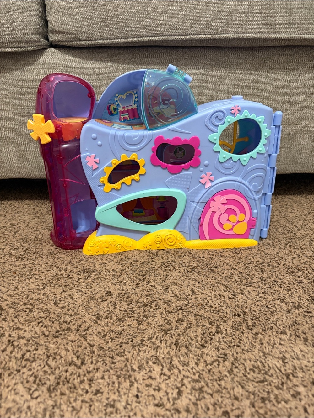 Littlest Pet Shop little pet lovin Playhouse